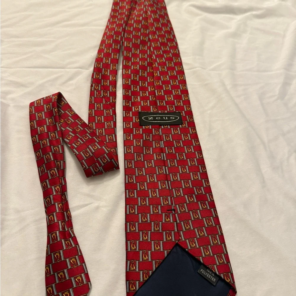 Red Patterned Men's Tie - Picture 1 of 5